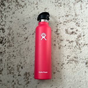 BARBIE PINK HYDROFLASK